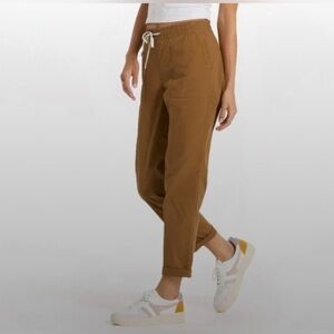 Vuori the rise and shine tan cargo‎ relaxed tan brown Women’s pants size S